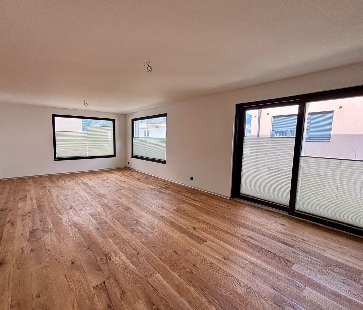 First occupancy with style: Single-family house new construction in Valais, top equipment - Photo 2 of 9