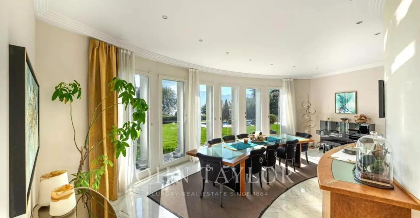 Villa di Lusso con Vista Lago - Foto 9 di 12