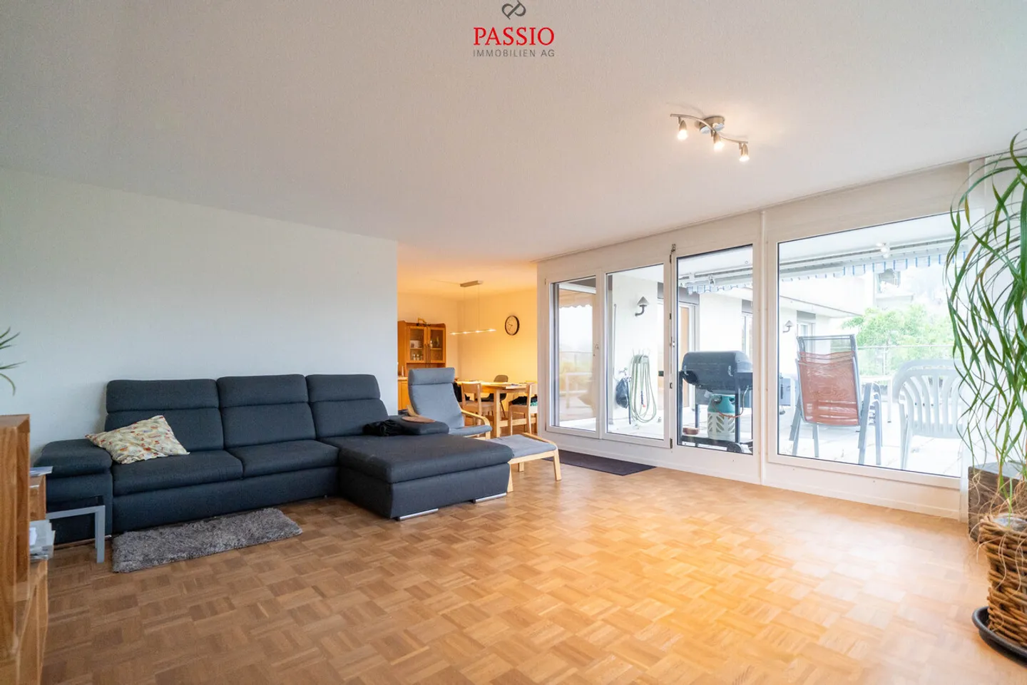 Appartamento con terrazza di 5,5 stanze con giardino e vista panoramica - Foto 6 di 21