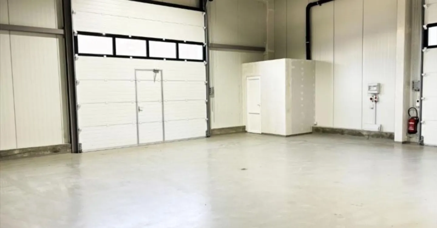 Edificio ad uso misto in affitto - Foto 1 di 10