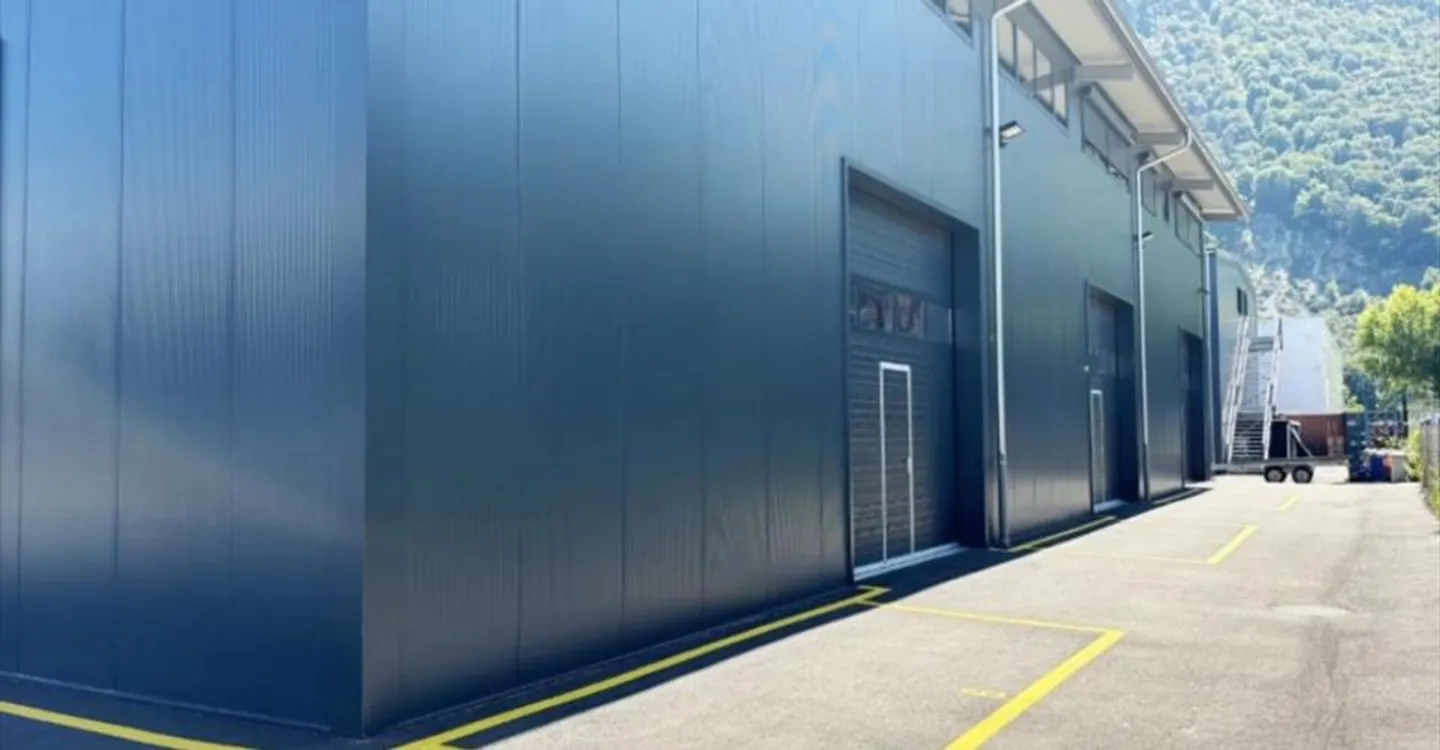 Edificio ad uso misto in affitto - Foto 3 di 10