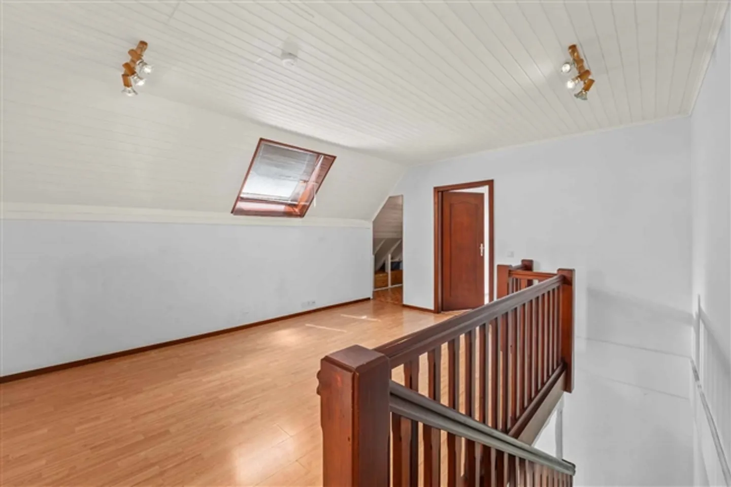 Charming Family Villa in Residential Area - Photo 7 of 13