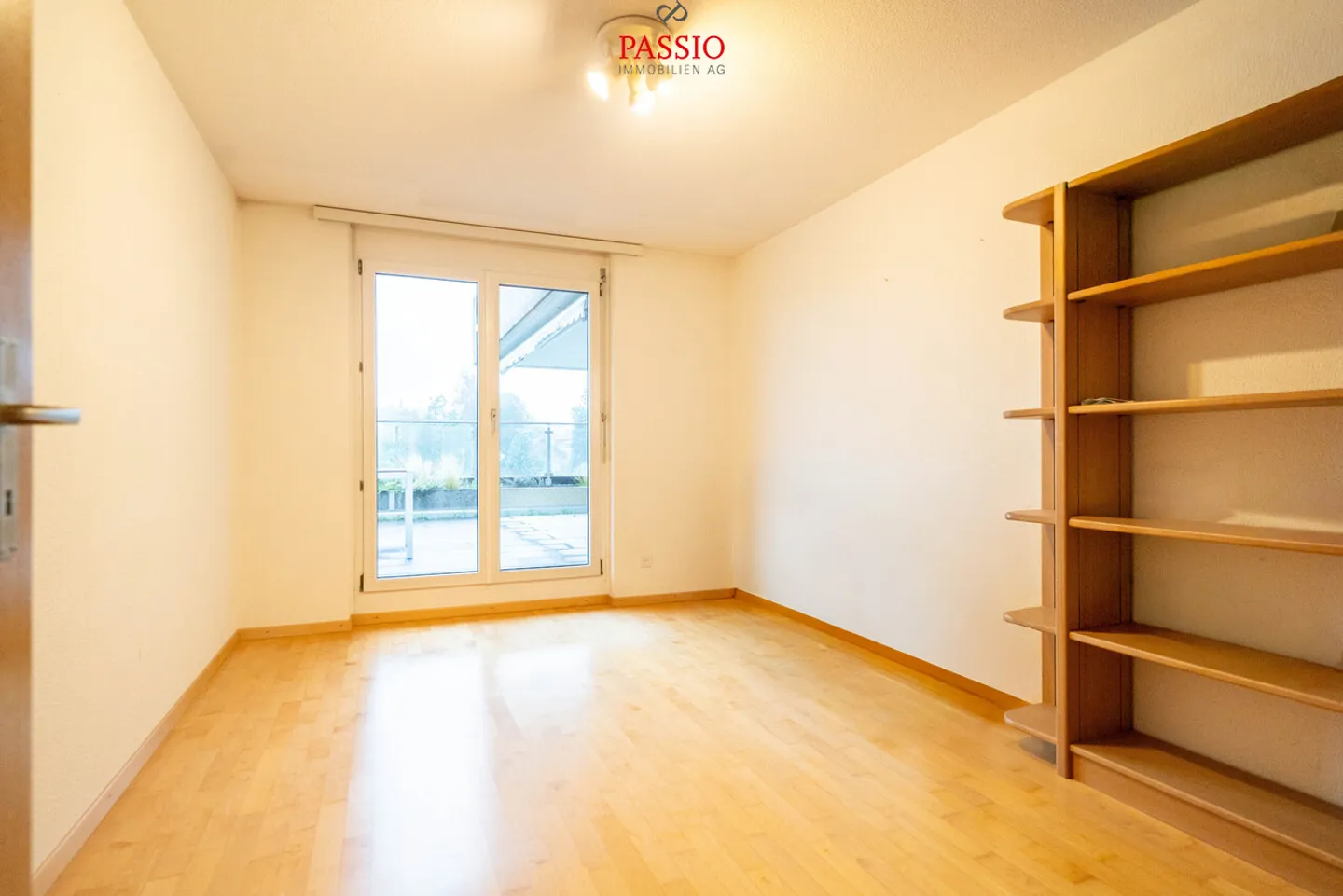 Appartamento con terrazza di 5,5 stanze con giardino e vista panoramica - Foto 14 di 21