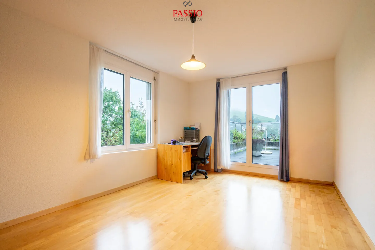 Appartamento con terrazza di 5,5 stanze con giardino e vista panoramica - Foto 13 di 21