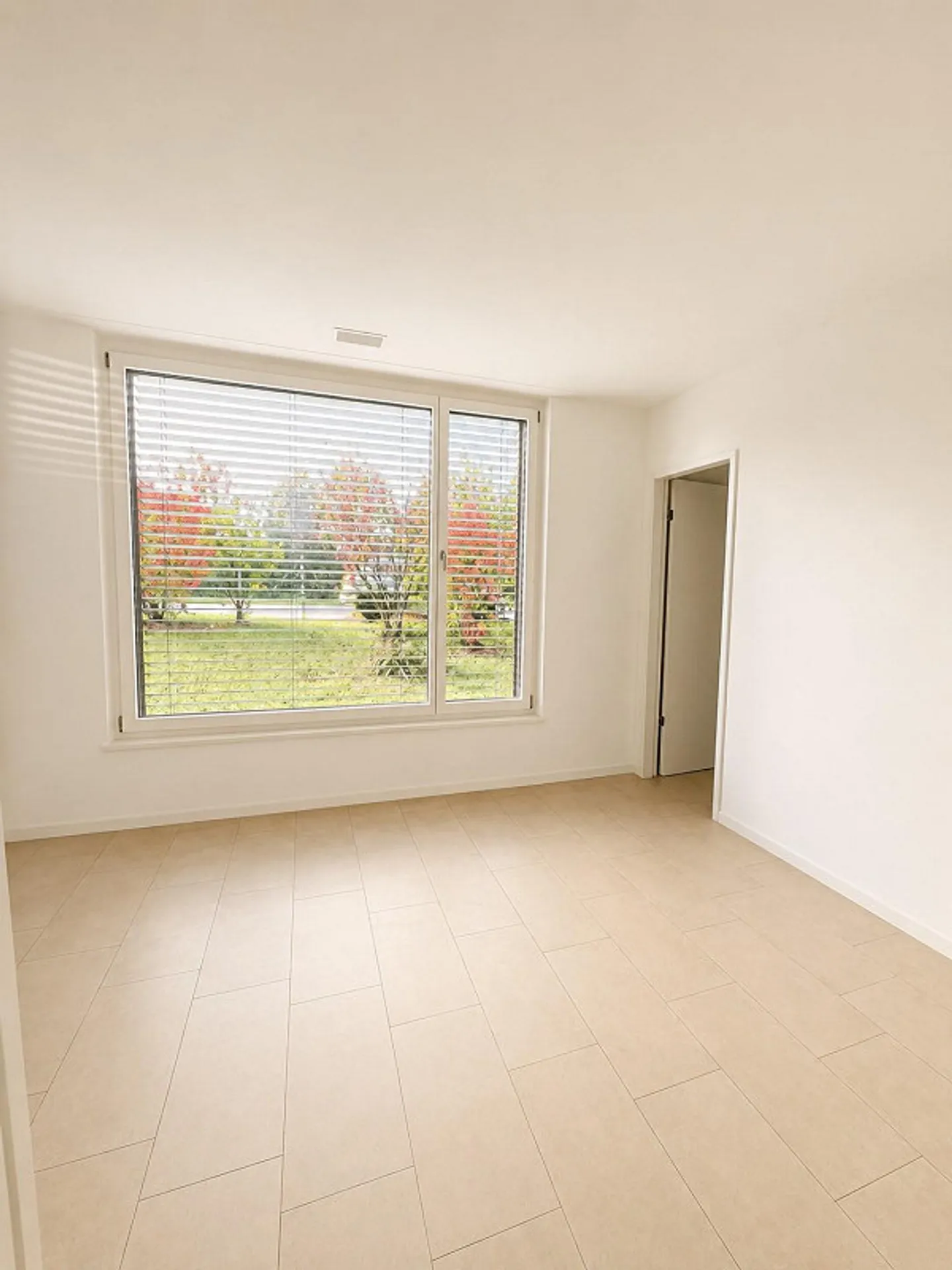 Vivre moderne avec un grand espace extérieur - Photo 4 sur 7