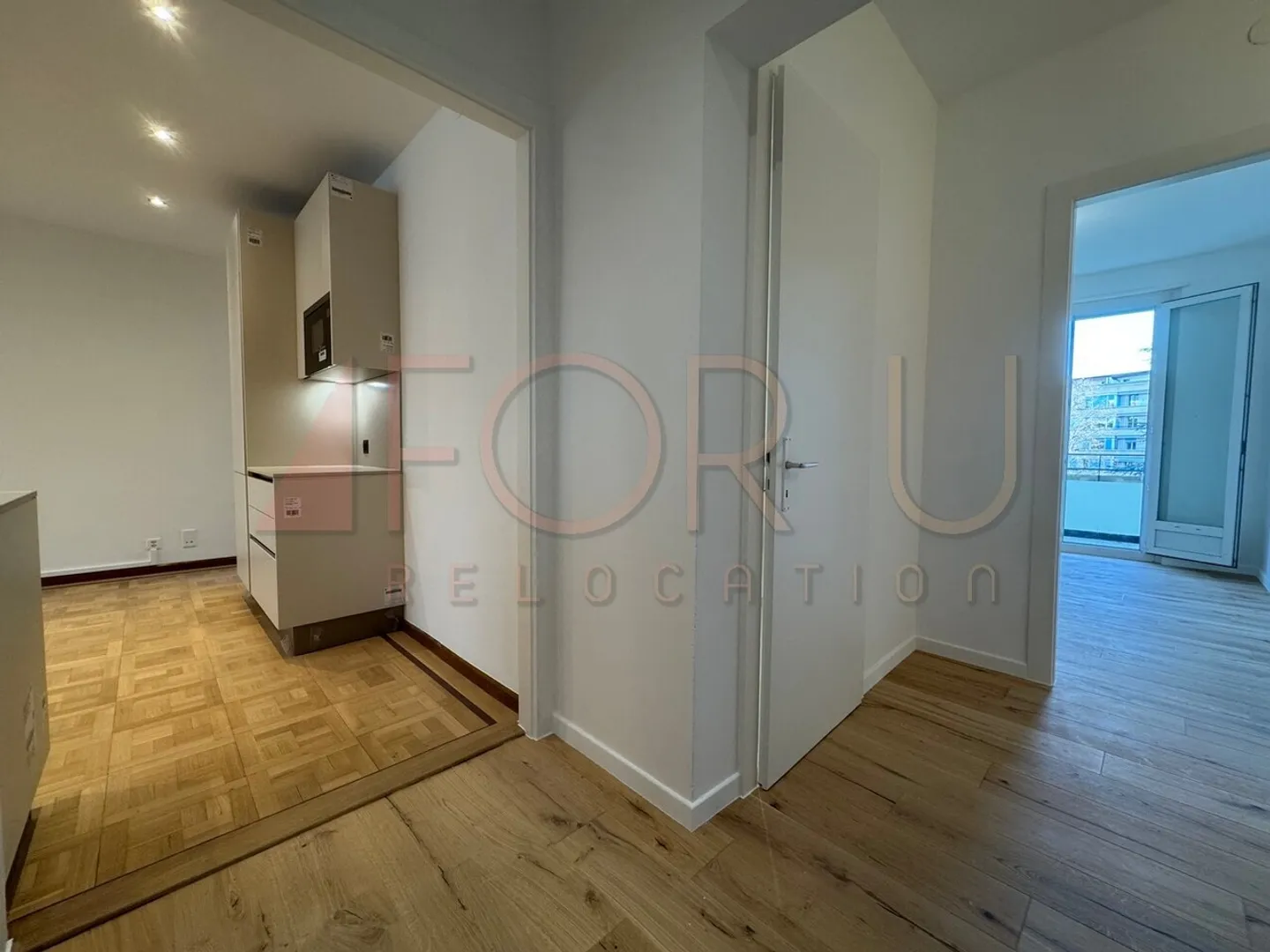 Magnificent renovated 5-room apartment with 2 balconies and close to the lake - Photo 5 of 13