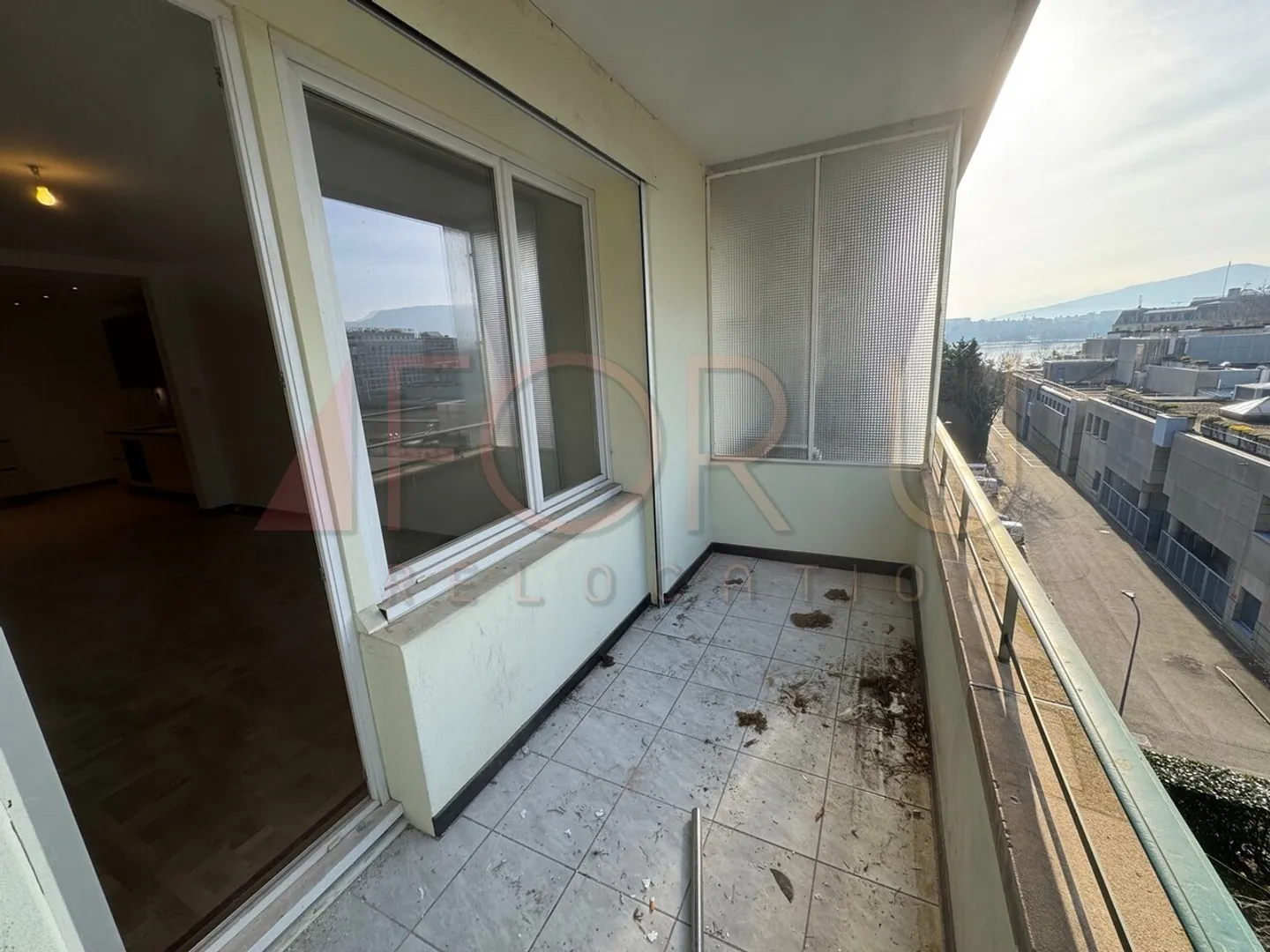 Magnificent renovated 5-room apartment with 2 balconies and close to the lake - Photo 13 of 13