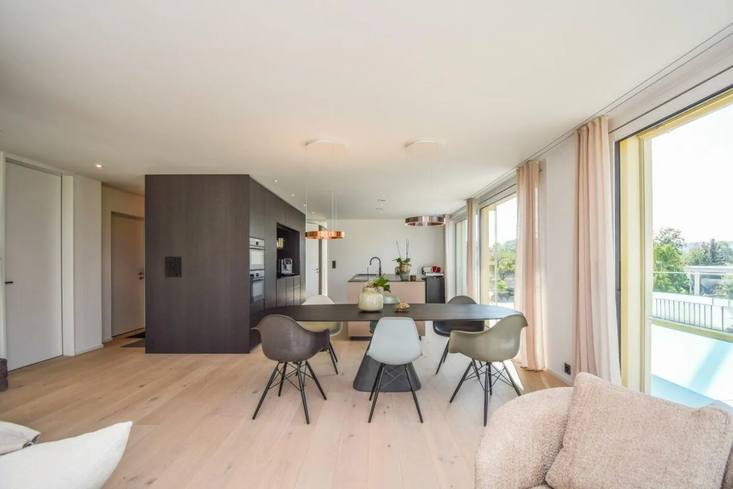Luxurious 4.5-room penthouse apartment with idyllic views of greenery - Photo 5 of 28