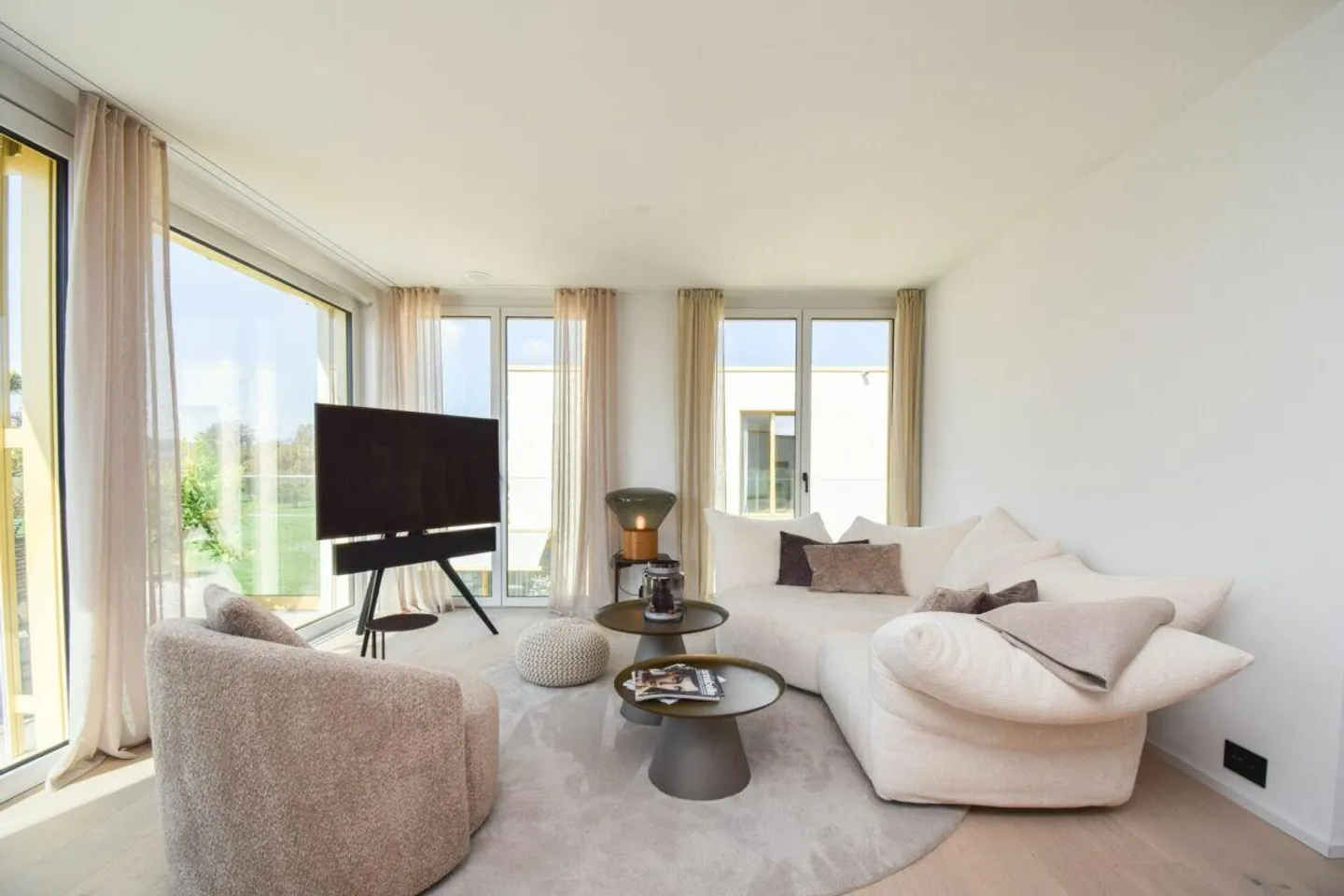 Luxurious 4.5-room penthouse apartment with idyllic views of greenery - Photo 6 of 28