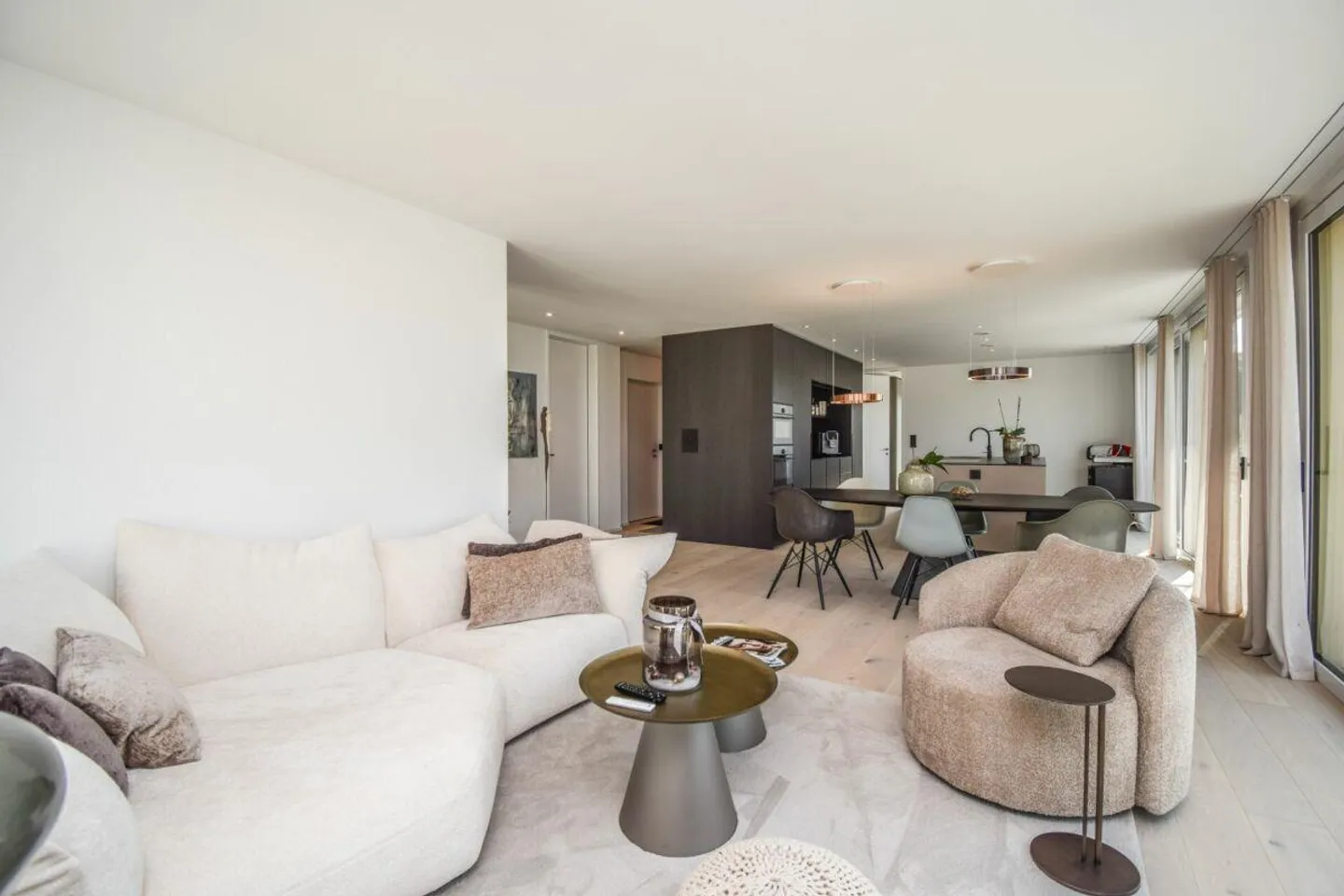 Luxurious 4.5-room penthouse apartment with idyllic views of greenery - Photo 4 of 28
