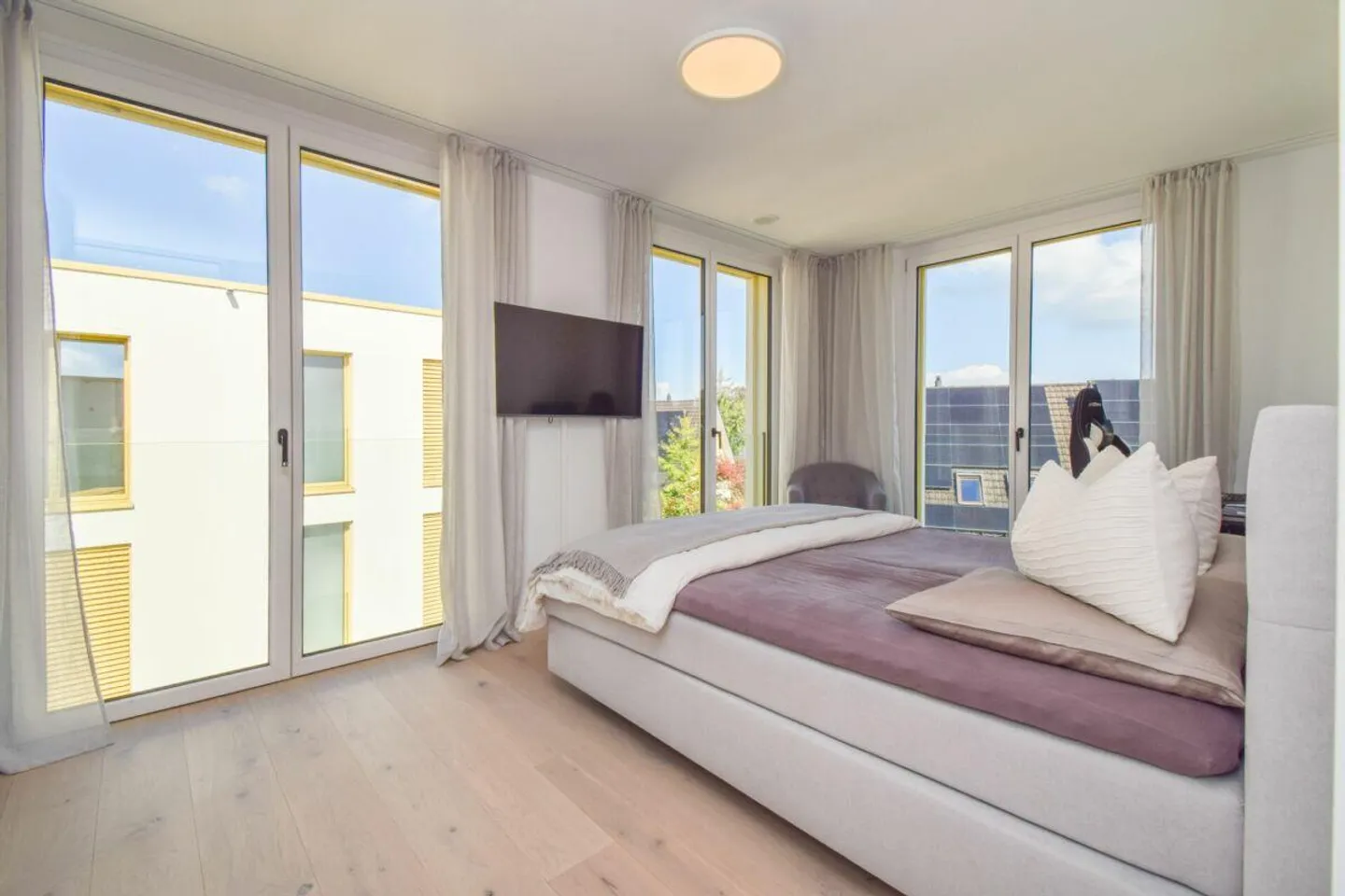 Luxurious 4.5-room penthouse apartment with idyllic views of greenery - Photo 11 of 28