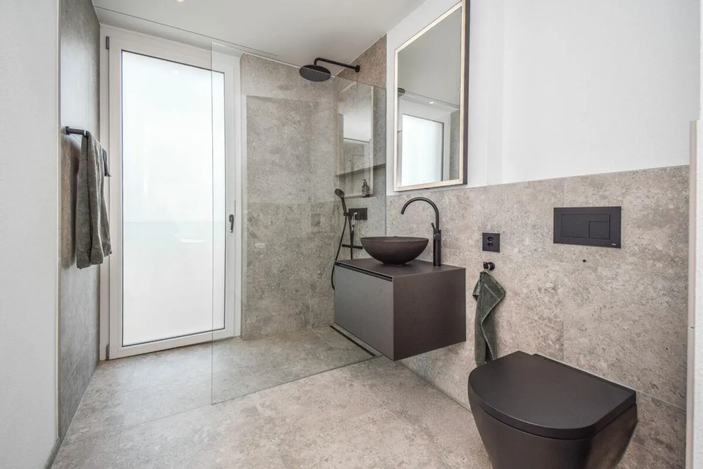 Luxurious 4.5-room penthouse apartment with idyllic views of greenery - Photo 10 of 28