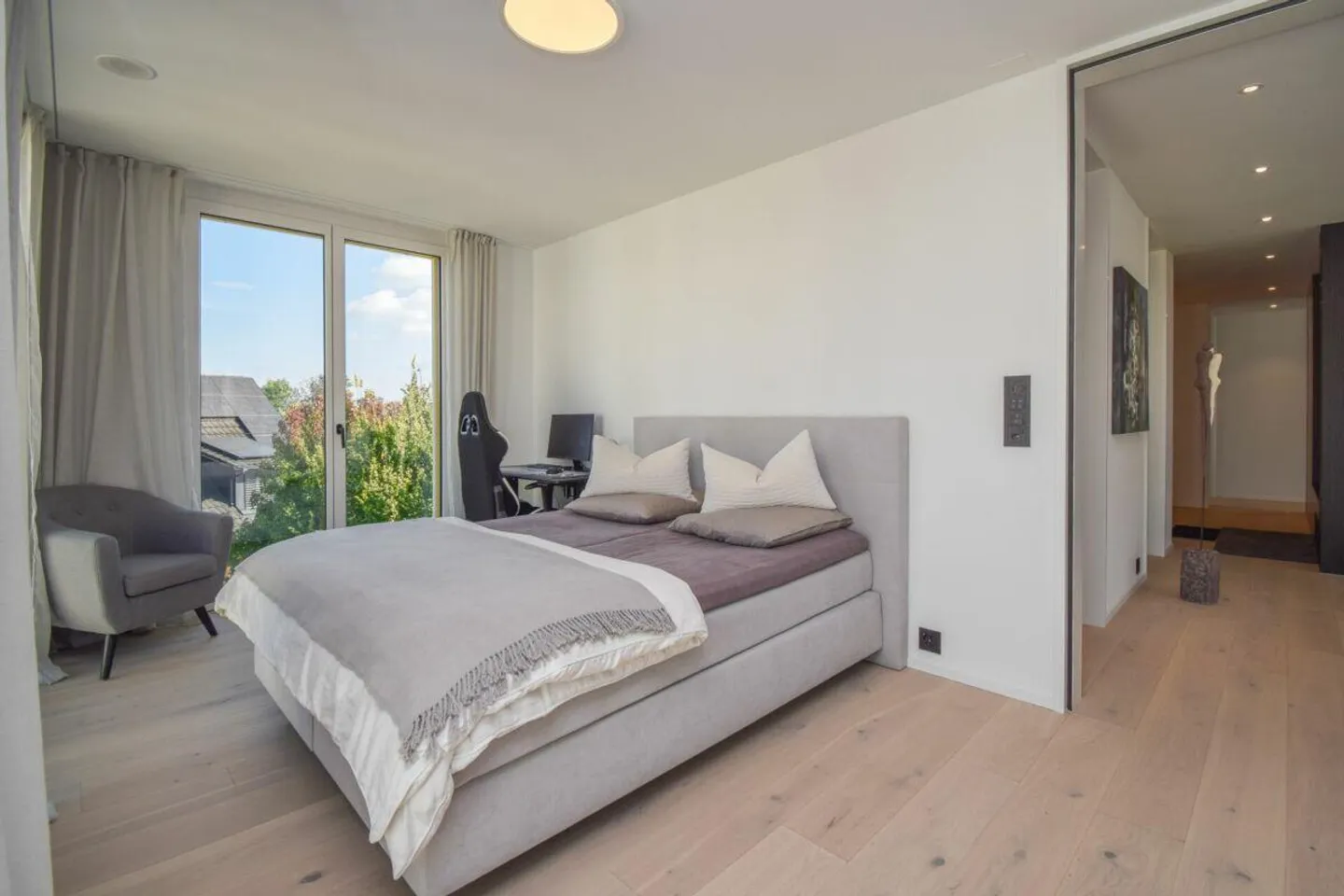 Luxurious 4.5-room penthouse apartment with idyllic views of greenery - Photo 12 of 28