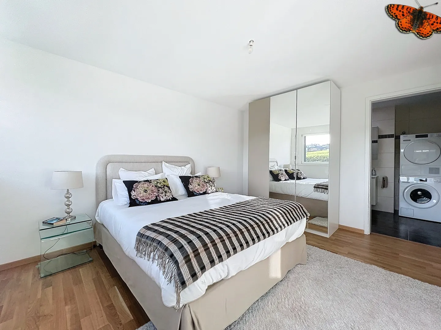 3 ½ PIÈCES LUMINEUX - En attique ! - Photo 6 of 12