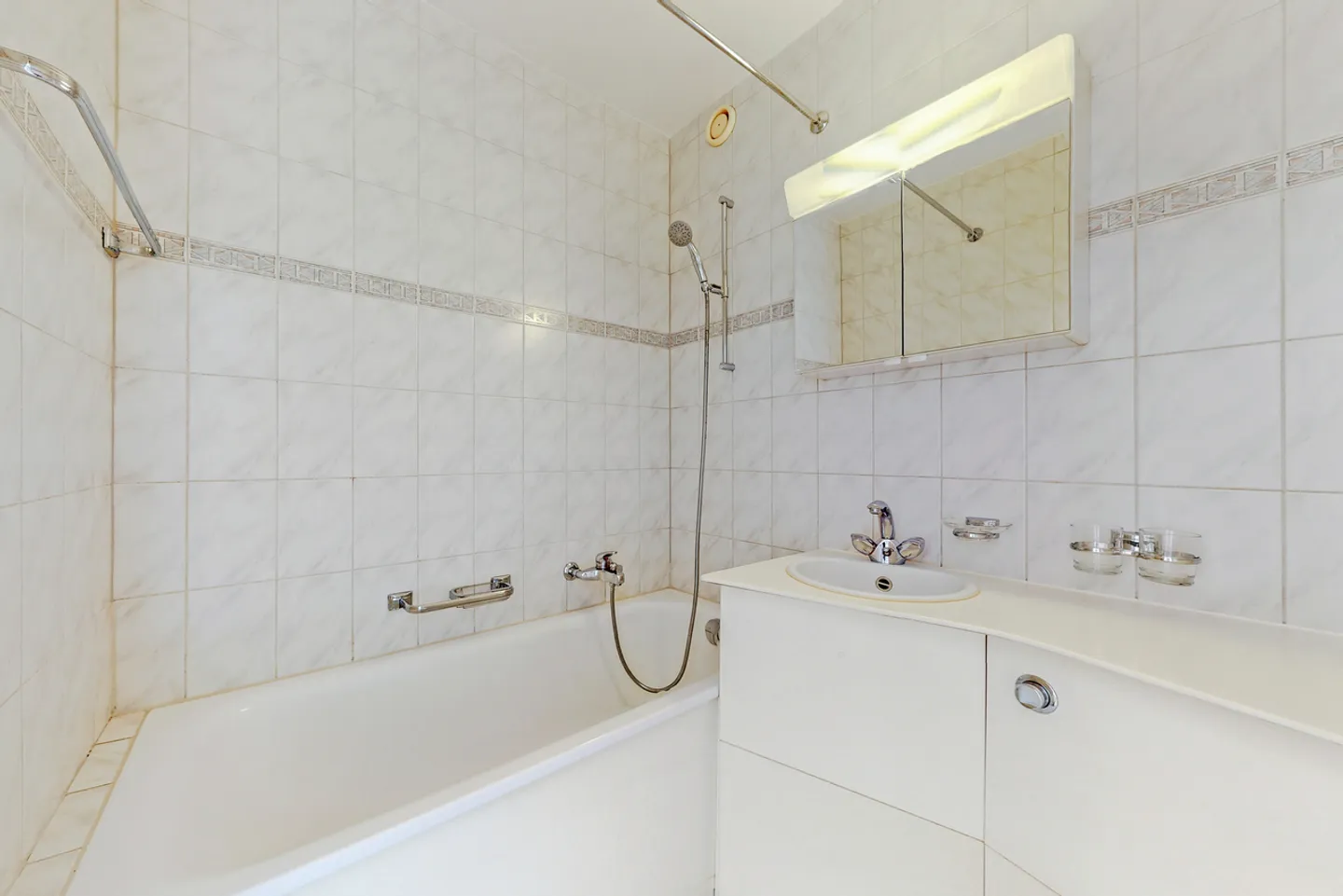 Apartment close to all amenities - Photo 10 of 11
