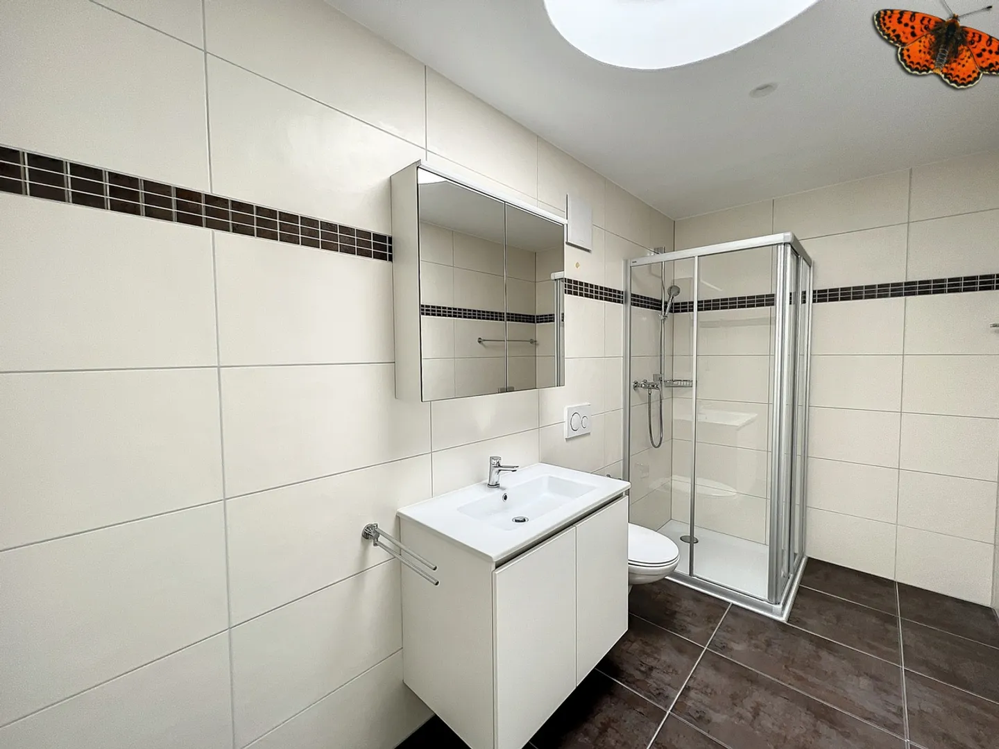 3 ½ PIÈCES LUMINEUX - En attique ! - Photo 8 of 12