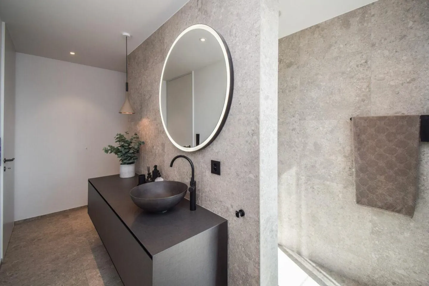 Luxurious 4.5-room penthouse apartment with idyllic views of greenery - Photo 20 of 28