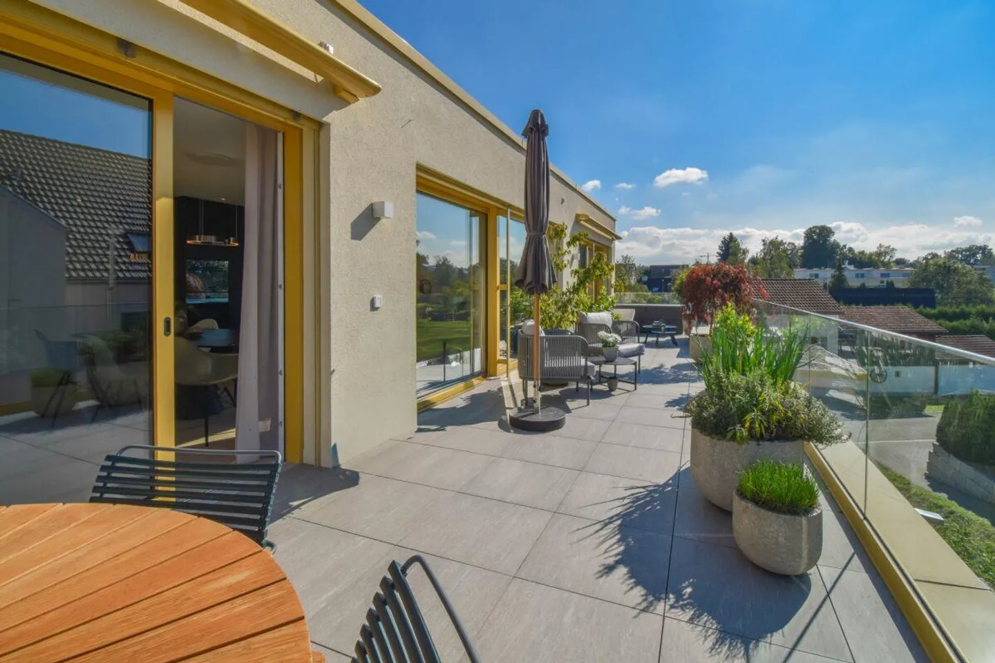 Luxurious 4.5-room penthouse apartment with idyllic views of greenery - Photo 25 of 28