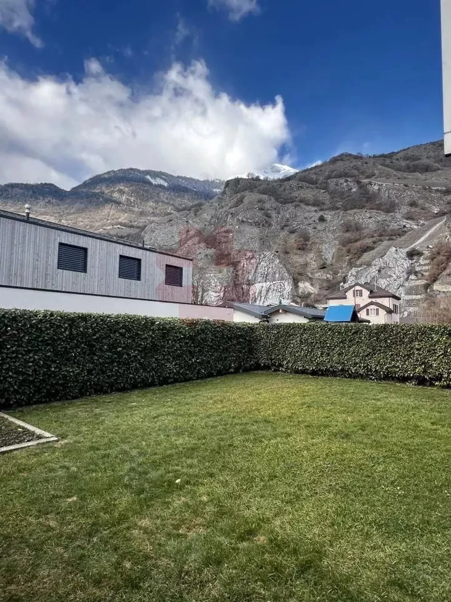 Charming 4.5 Room Ground Floor Apartment in Magnot - Foto 1 von 8