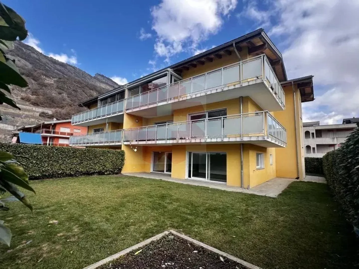 Charming 4.5 Room Ground Floor Apartment in Magnot - Foto 3 von 8