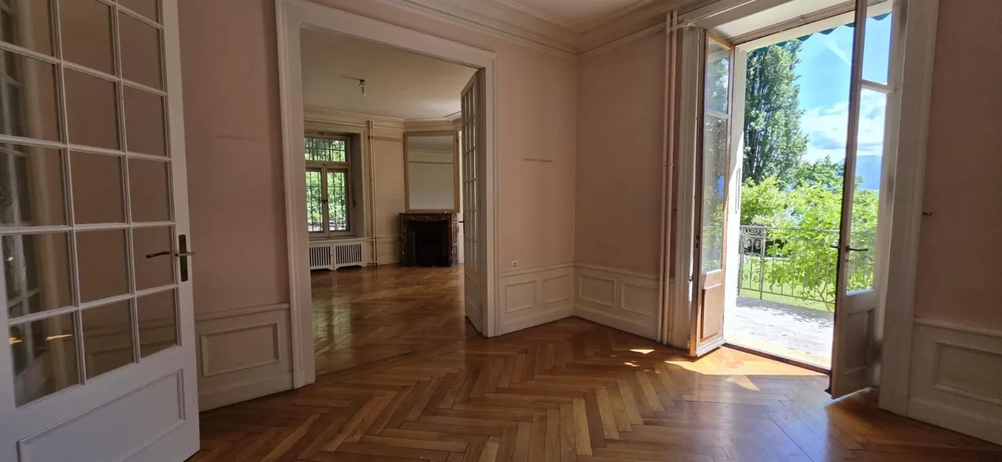 Appartement au bord du lac - Photo 8 sur 13