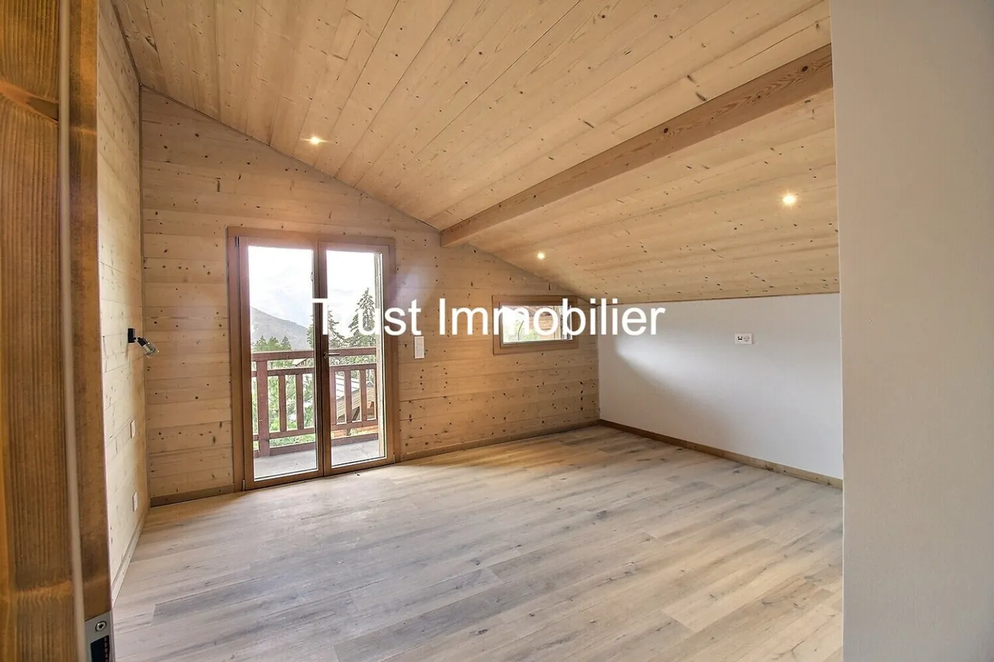 Chalet rénové avec vue montagne - Photo 4 sur 16