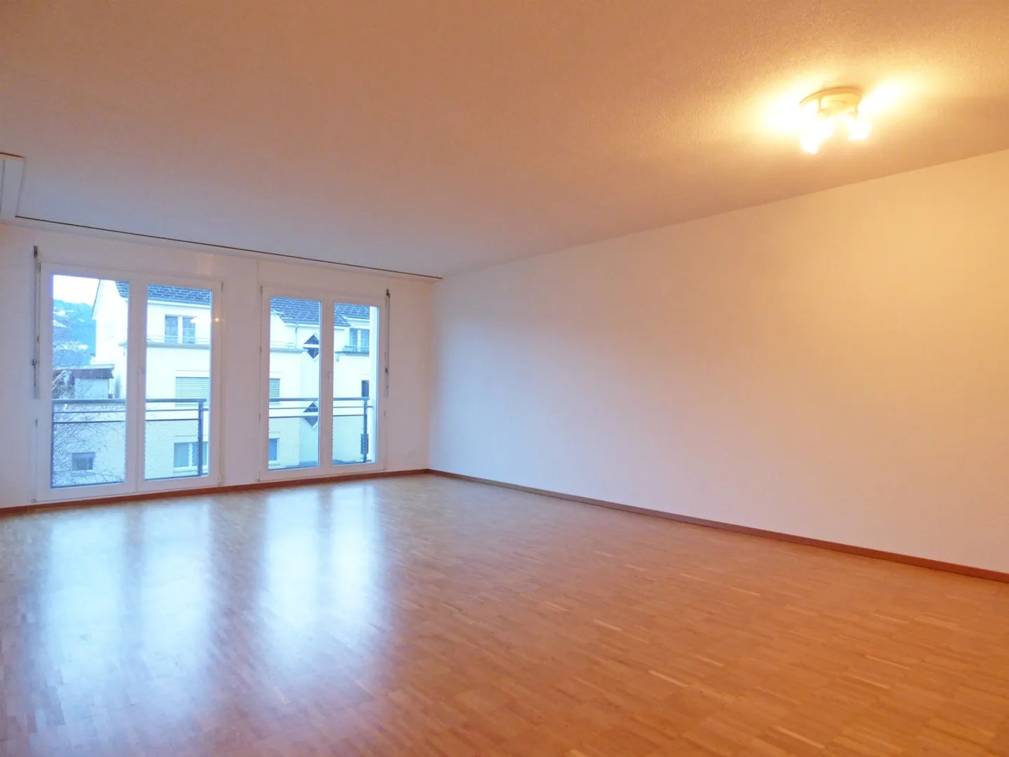 Ideal Single Apartment - Close to Train Station and Obersee! - Photo 2 of 9