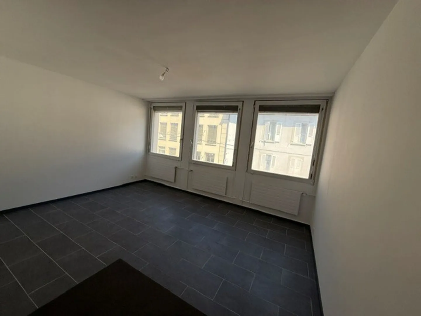1-room apartment - Photo 1 of 2