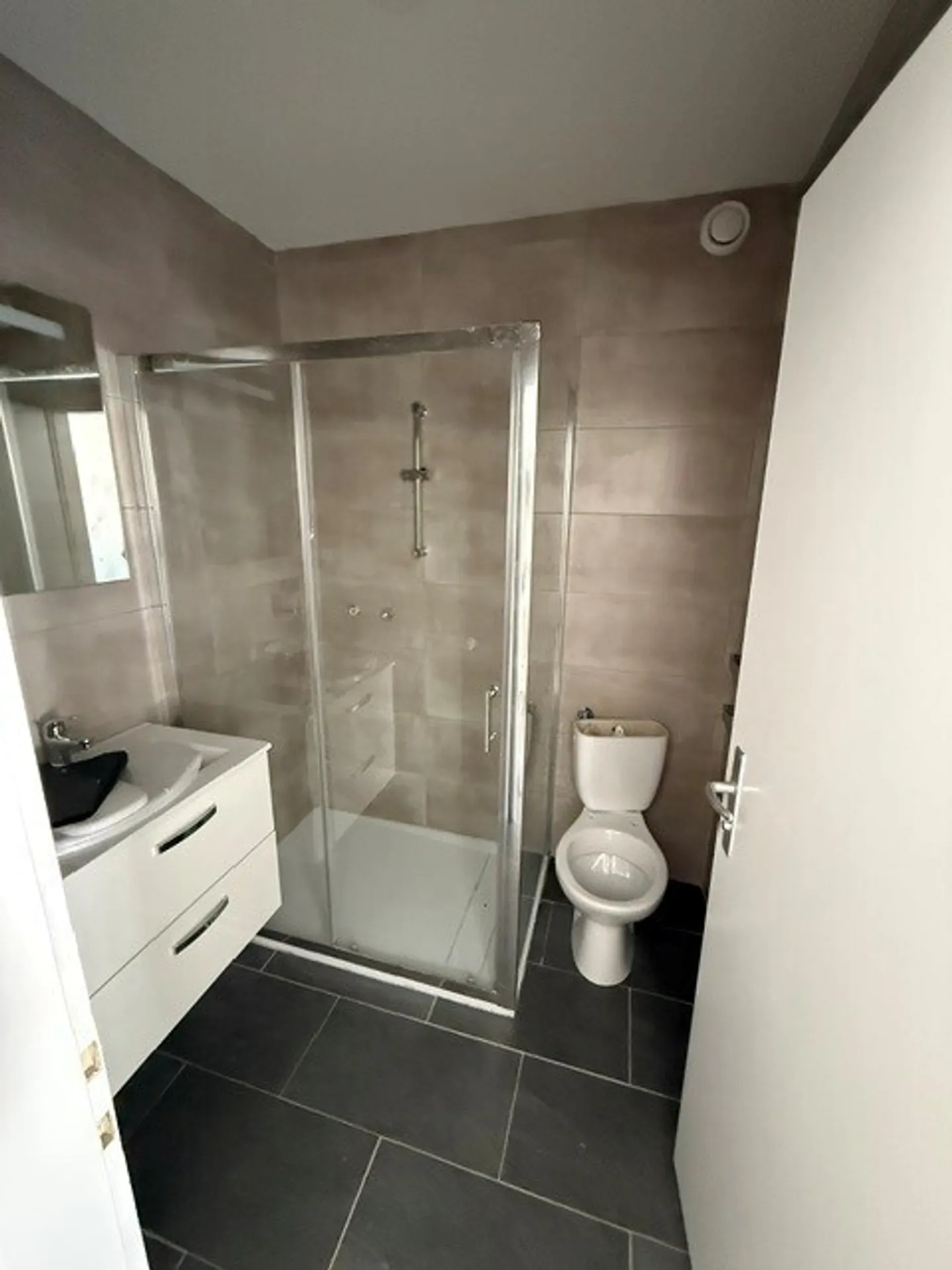 1-room apartment - Photo 2 of 2