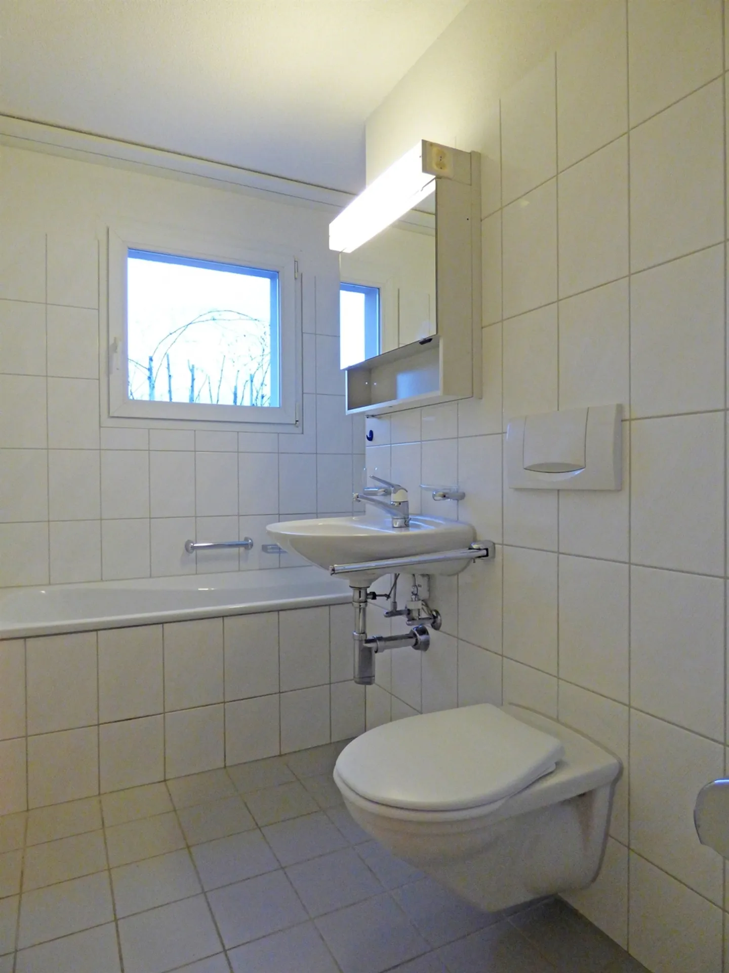 Ideal Single Apartment - Close to Train Station and Obersee! - Photo 8 of 9
