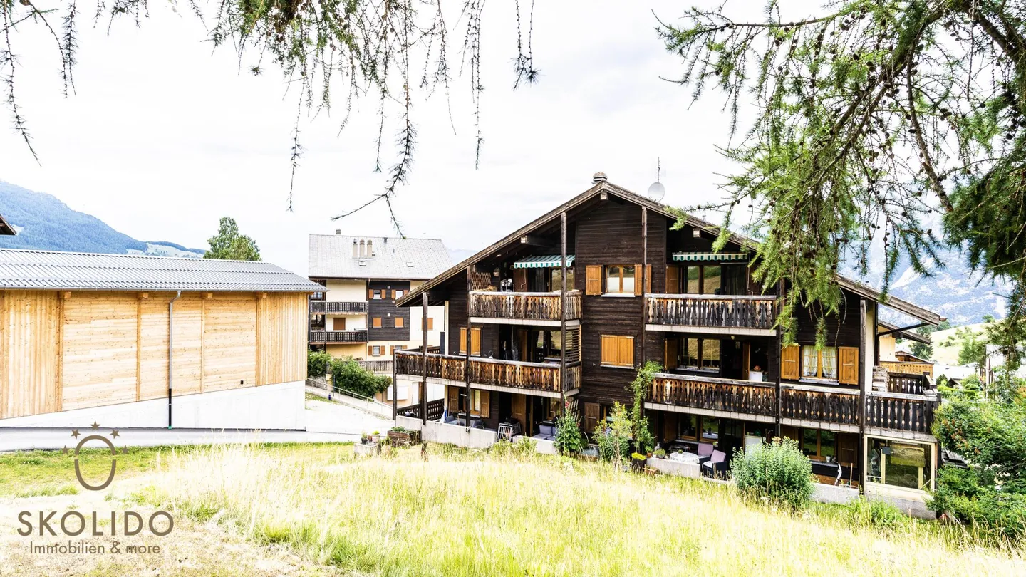 Appartamento ristrutturato di alta qualità con charme alpino in posizione centrale - Foto 18 di 27