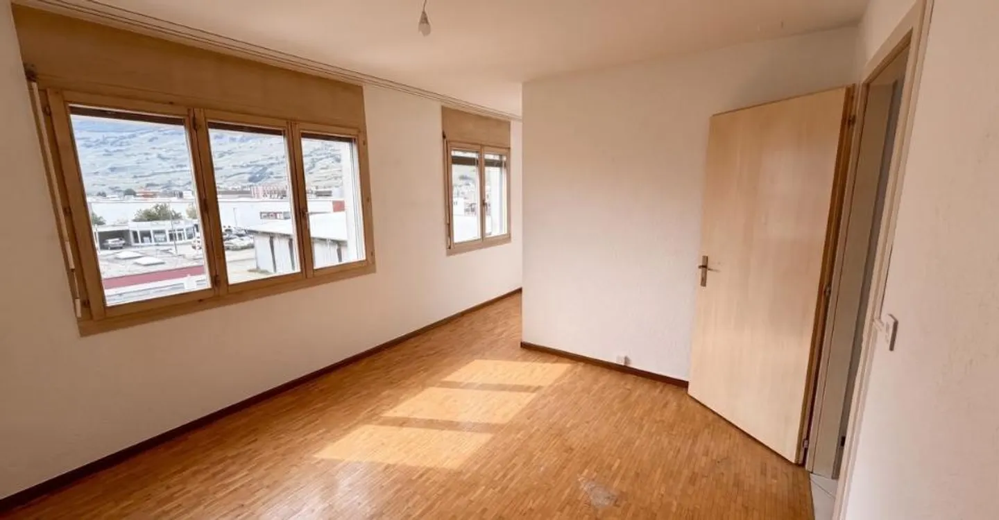 Appartement spacieux au dernier étage - Photo 4 sur 11