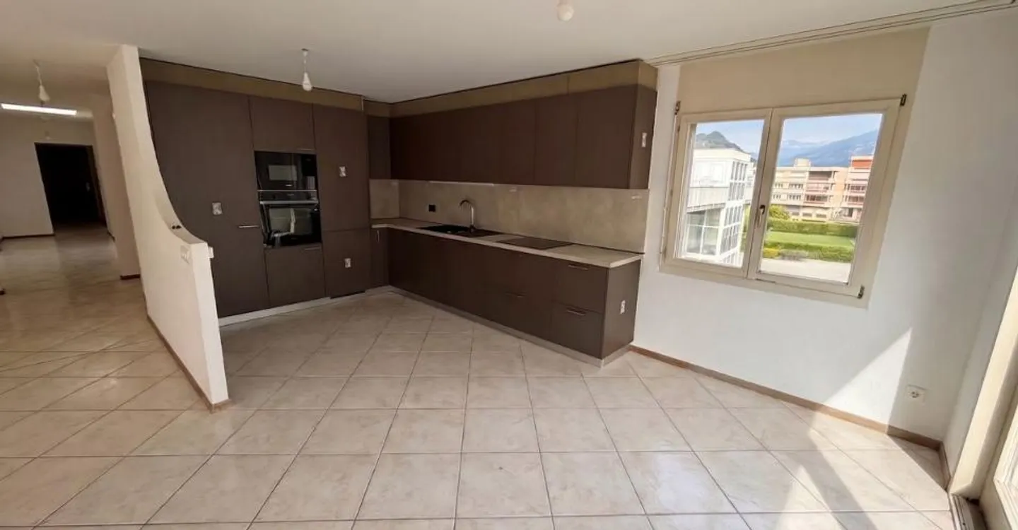 Appartement spacieux au dernier étage - Photo 8 sur 11