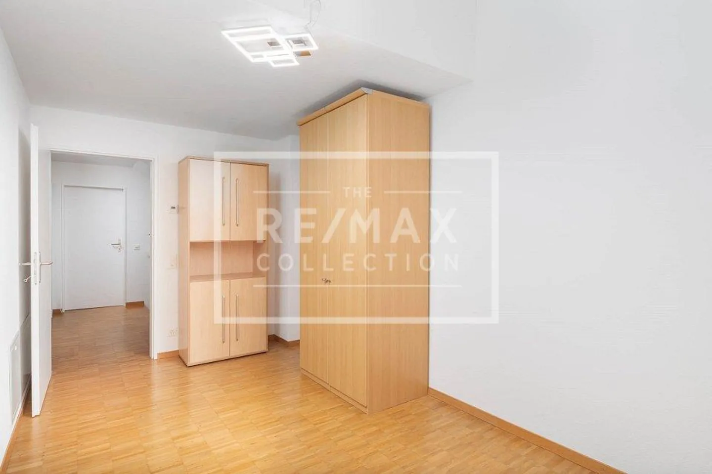 5.5-room penthouse apartment over 3 levels with terrace & wellness area - Photo 8 of 13