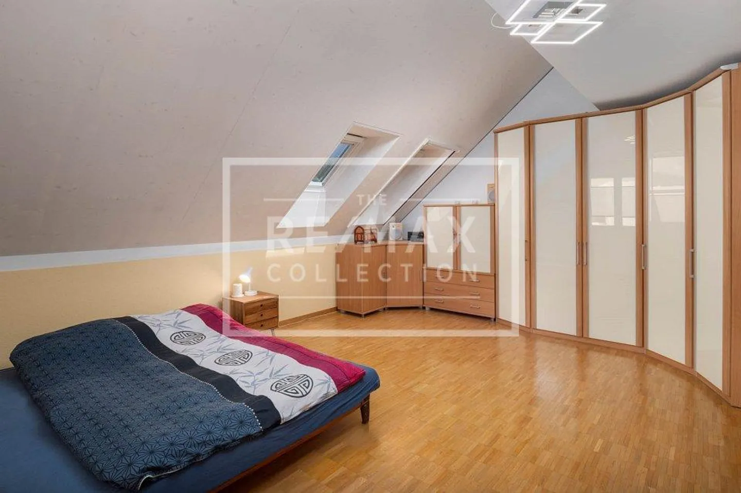 5.5-room penthouse apartment over 3 levels with terrace & wellness area - Photo 7 of 13