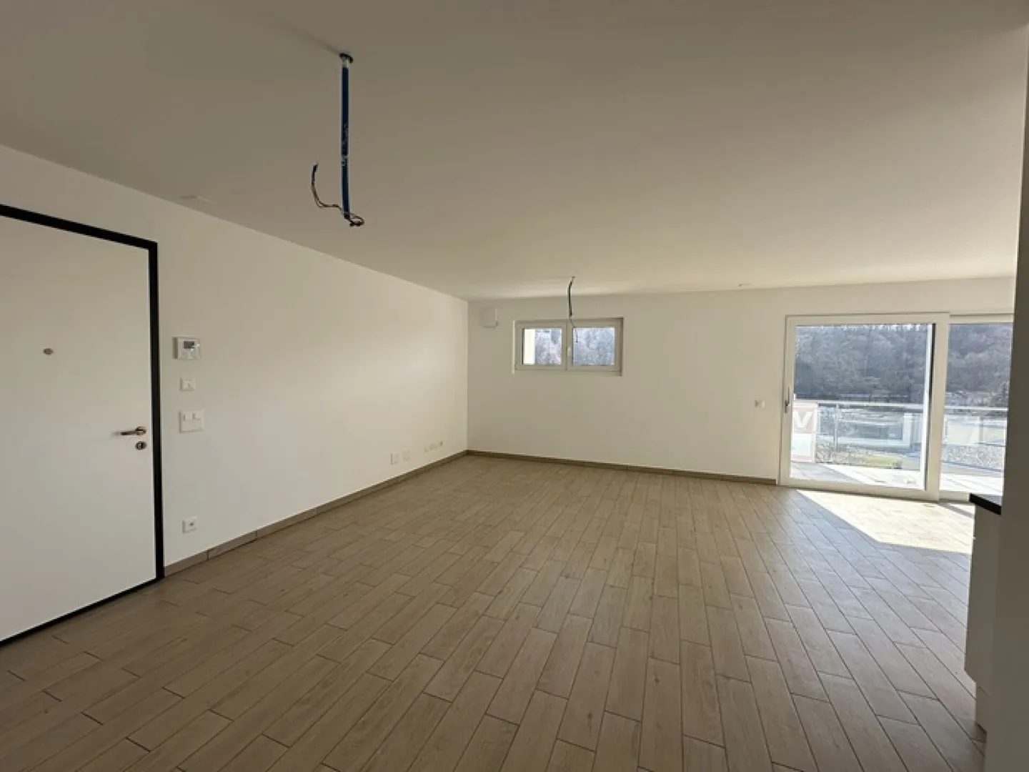Modern und helles 3.5-Zimmer-Apartment im letzten Stock - Foto 3 von 12
