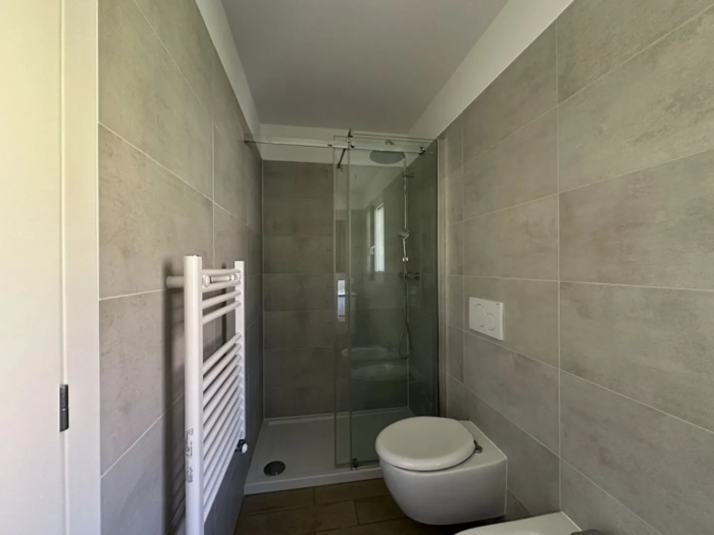 Modern und helles 3.5-Zimmer-Apartment im letzten Stock - Foto 10 von 12