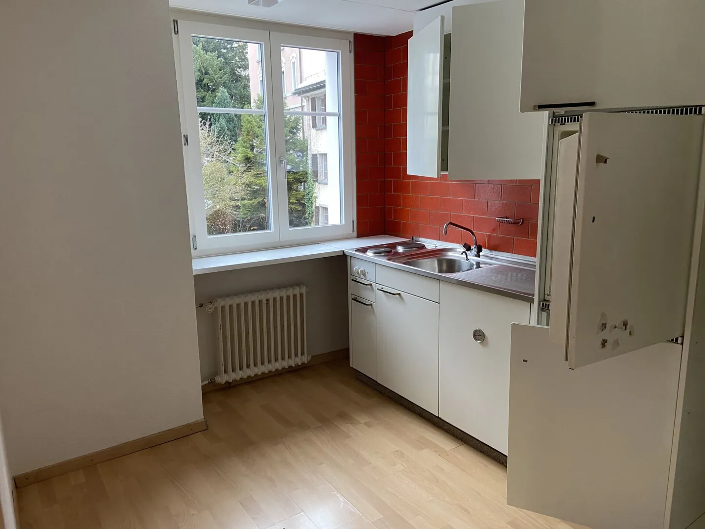 Bright old-style apartment in a central location - Photo 2 of 6