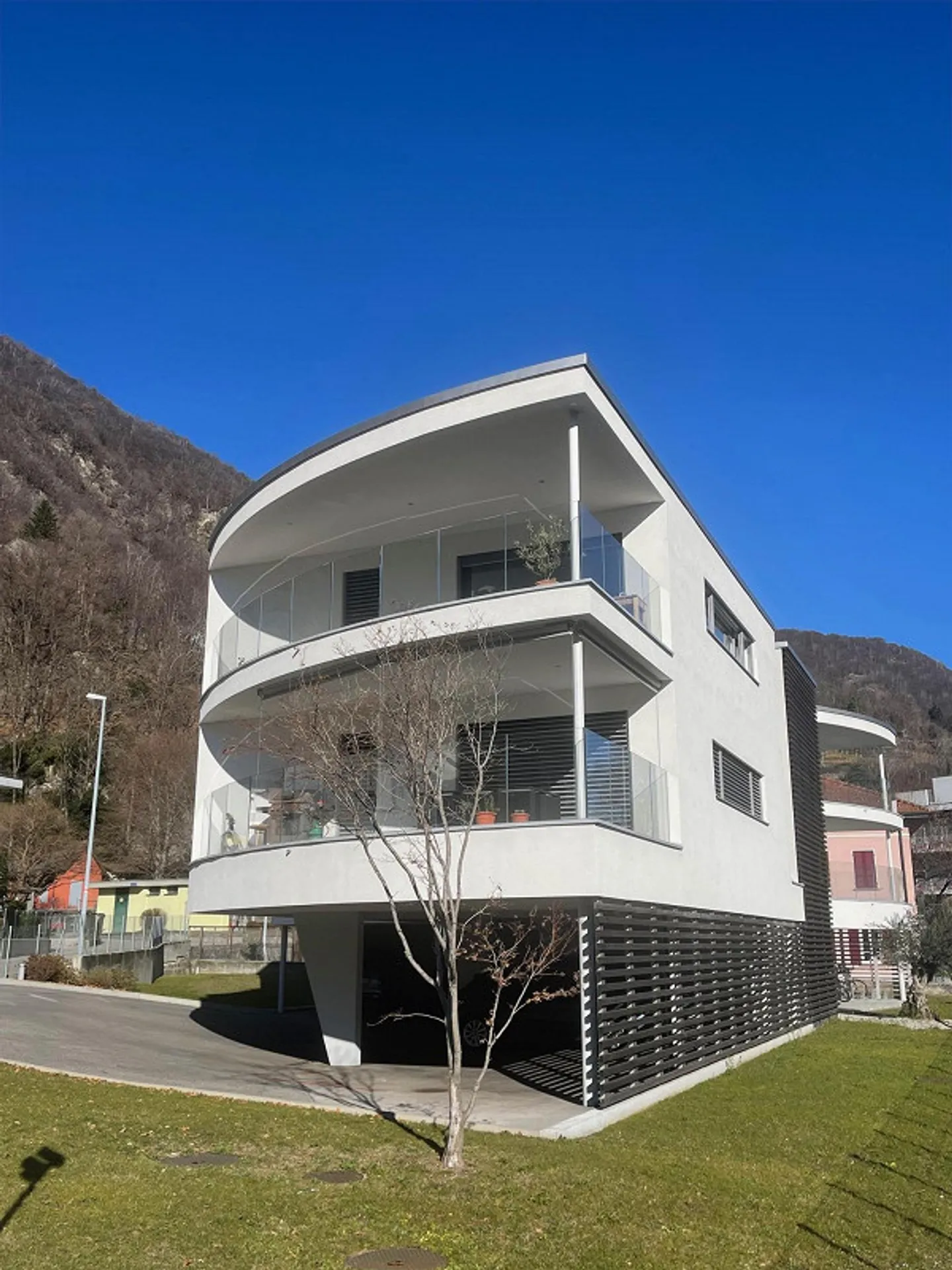 Appartamento moderno 1.5 locali al 2° e ultimo piano a Carasso - Foto 1 di 4