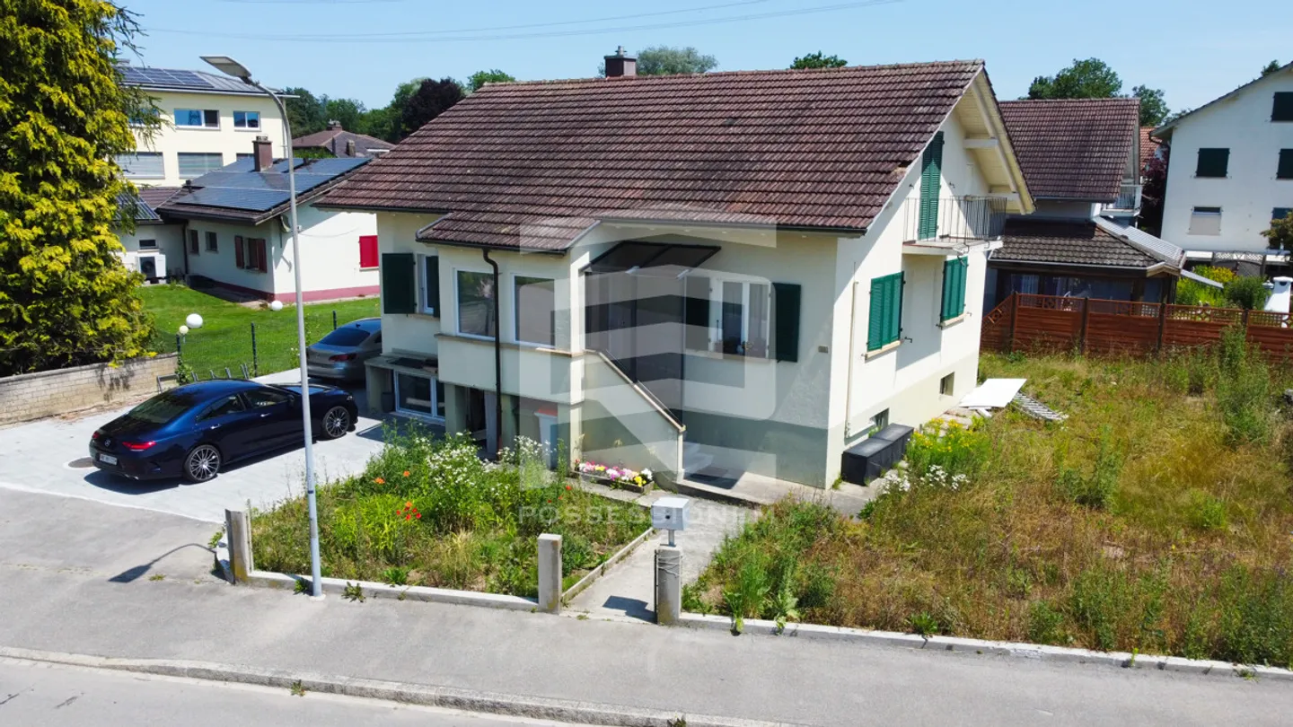 Freistehendes Einfamilienhaus mit Charme in Studen BE – frisch renoviert & familienfreundlich - Foto 2 von 19