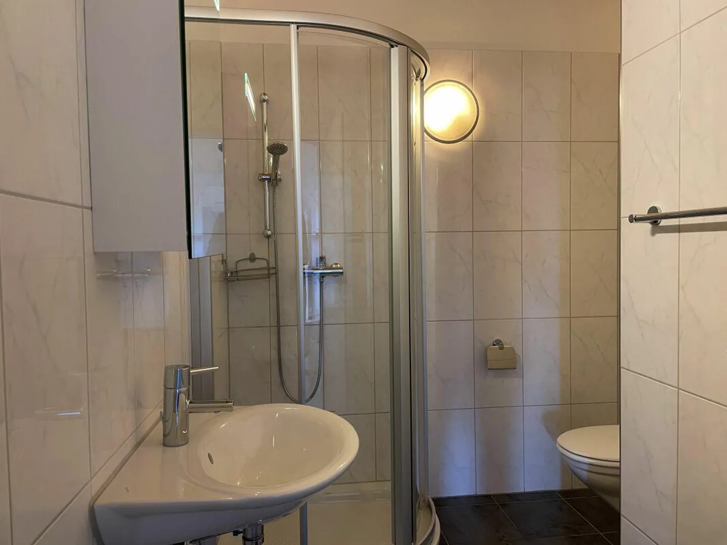 Appartement en attique spacieux de 5,5 pièces avec vue imprenable - Photo 9 sur 12