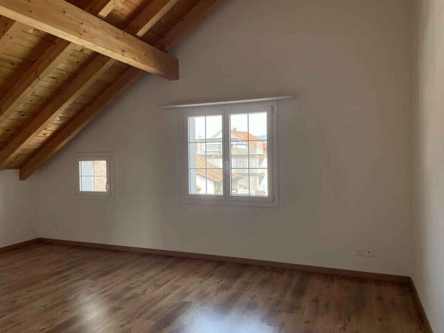 Appartement en attique spacieux de 5,5 pièces avec vue imprenable - Photo 10 sur 12