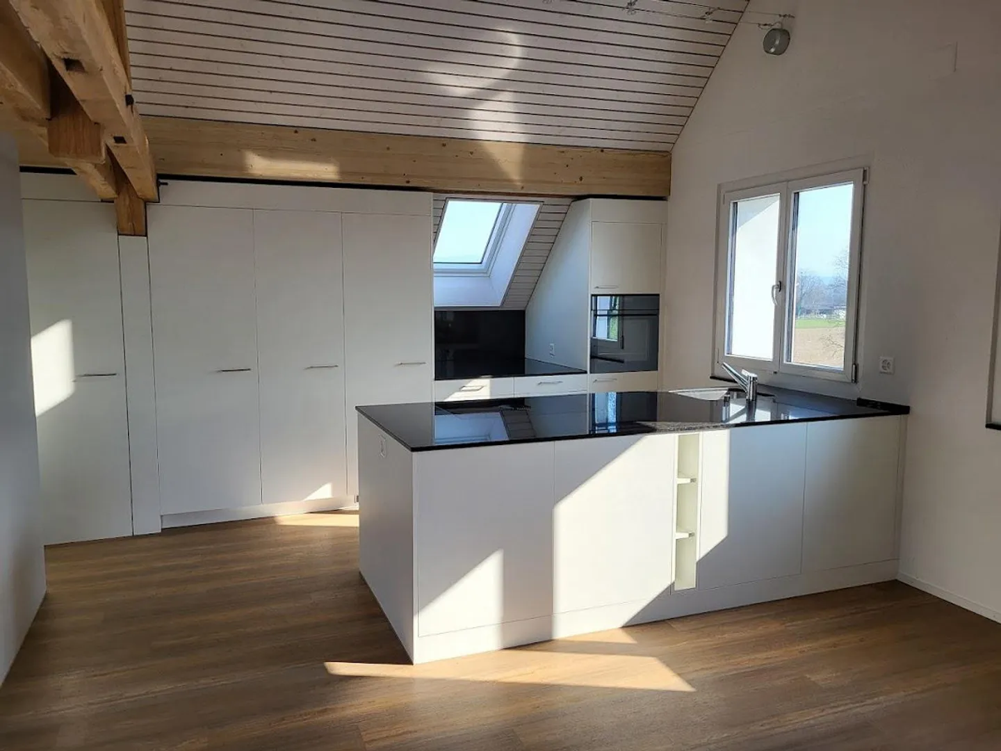 3 1/2-Room Attic Apartment - Photo 3 of 9