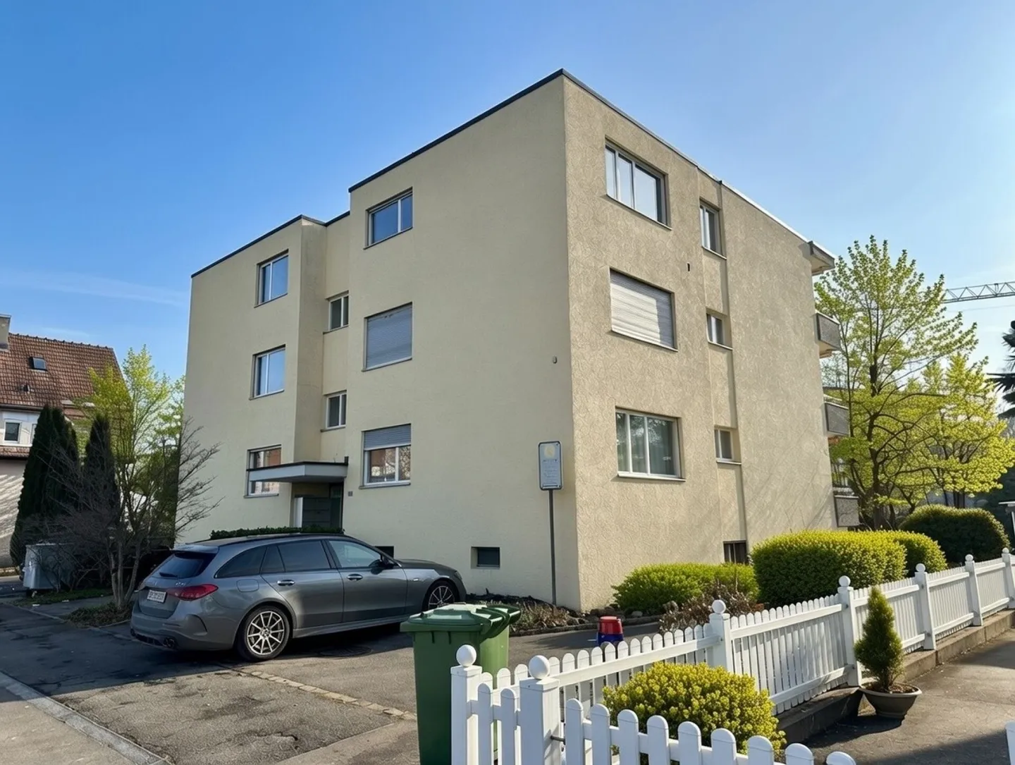 Newly renovated apartment in the center of Dietikon - Photo 1 of 11
