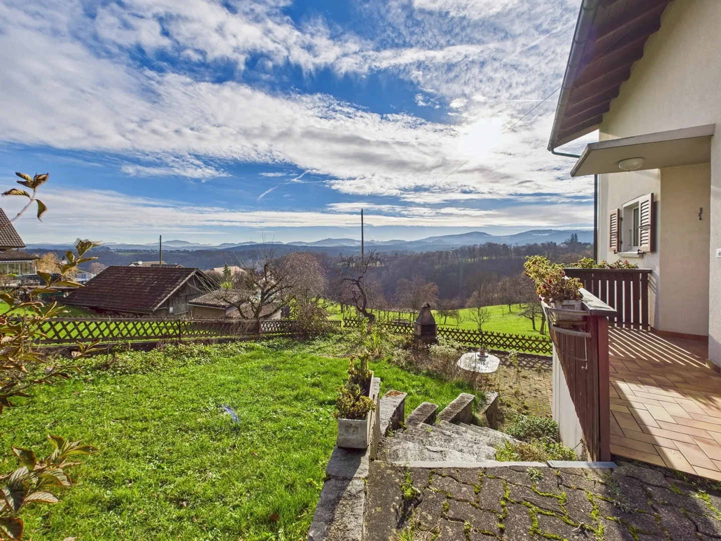 Maison individuelle spacieuse de 7 pièces avec vue à Nuglar - Photo 2 sur 13