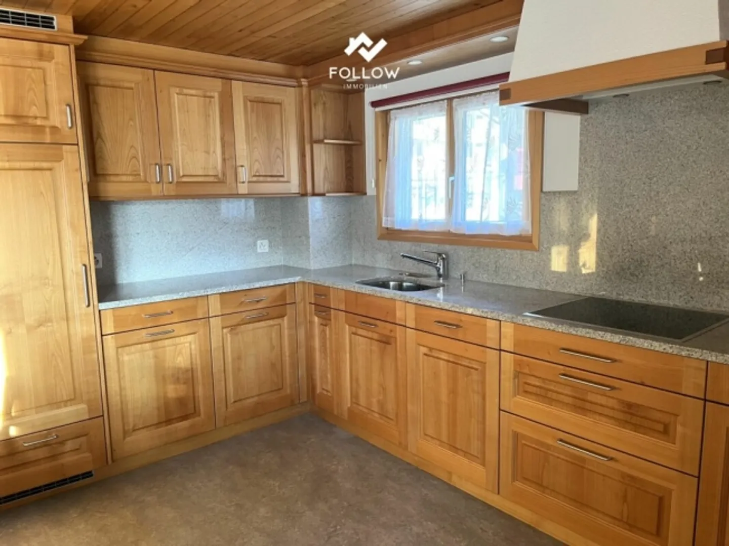 Ampio appartamento familiare di 4,5 locali con balcone e giardino in condivisione nel centro del villaggio di Fiesch - Foto 1 di 7