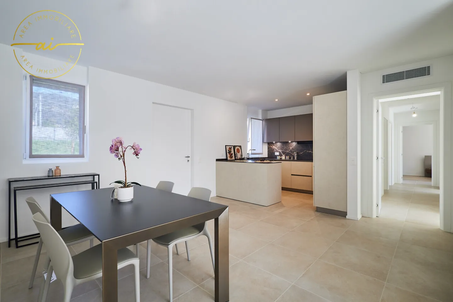 GERÄUMIGE 4.5 ZIMMER MIT GARTEN IN ELEGANTER WOHNANLAGE - Foto 5 von 13