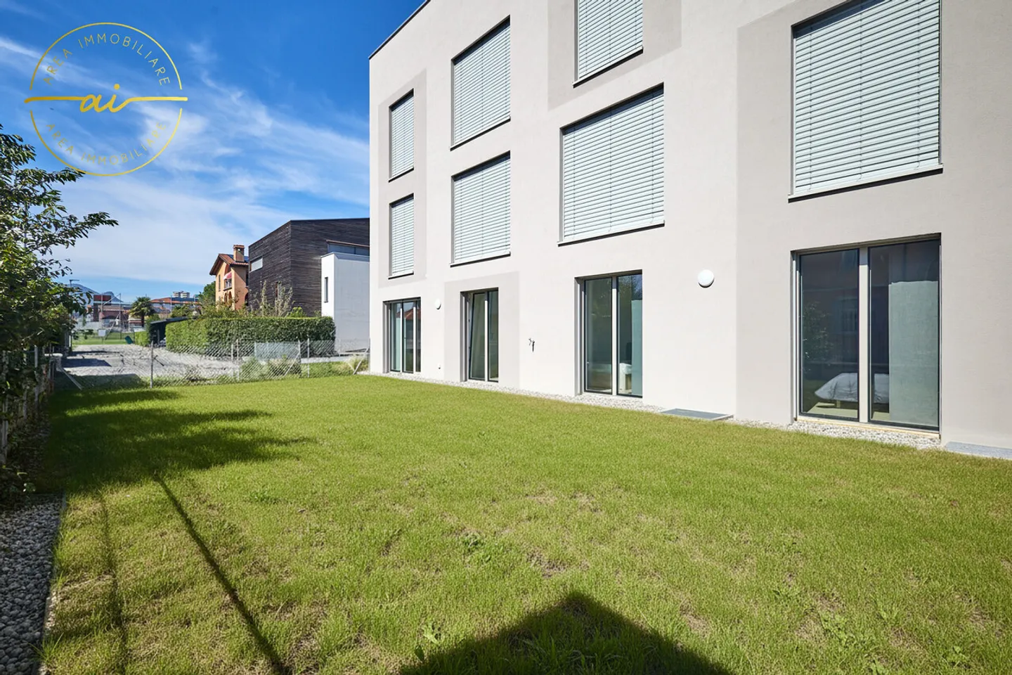 GERÄUMIGE 4.5 ZIMMER MIT GARTEN IN ELEGANTER WOHNANLAGE - Foto 7 von 13