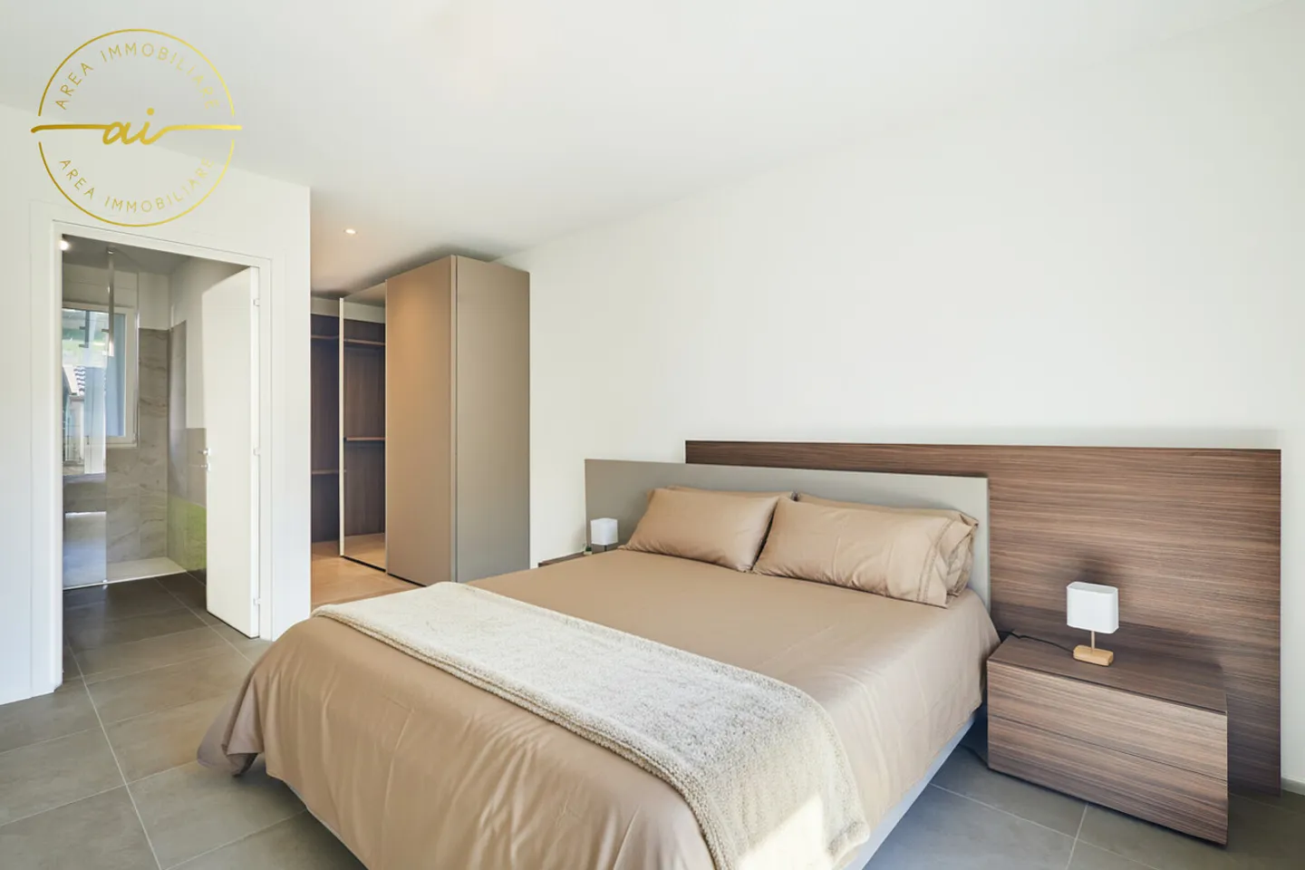 GERÄUMIGE 4.5 ZIMMER MIT GARTEN IN ELEGANTER WOHNANLAGE - Foto 12 von 13