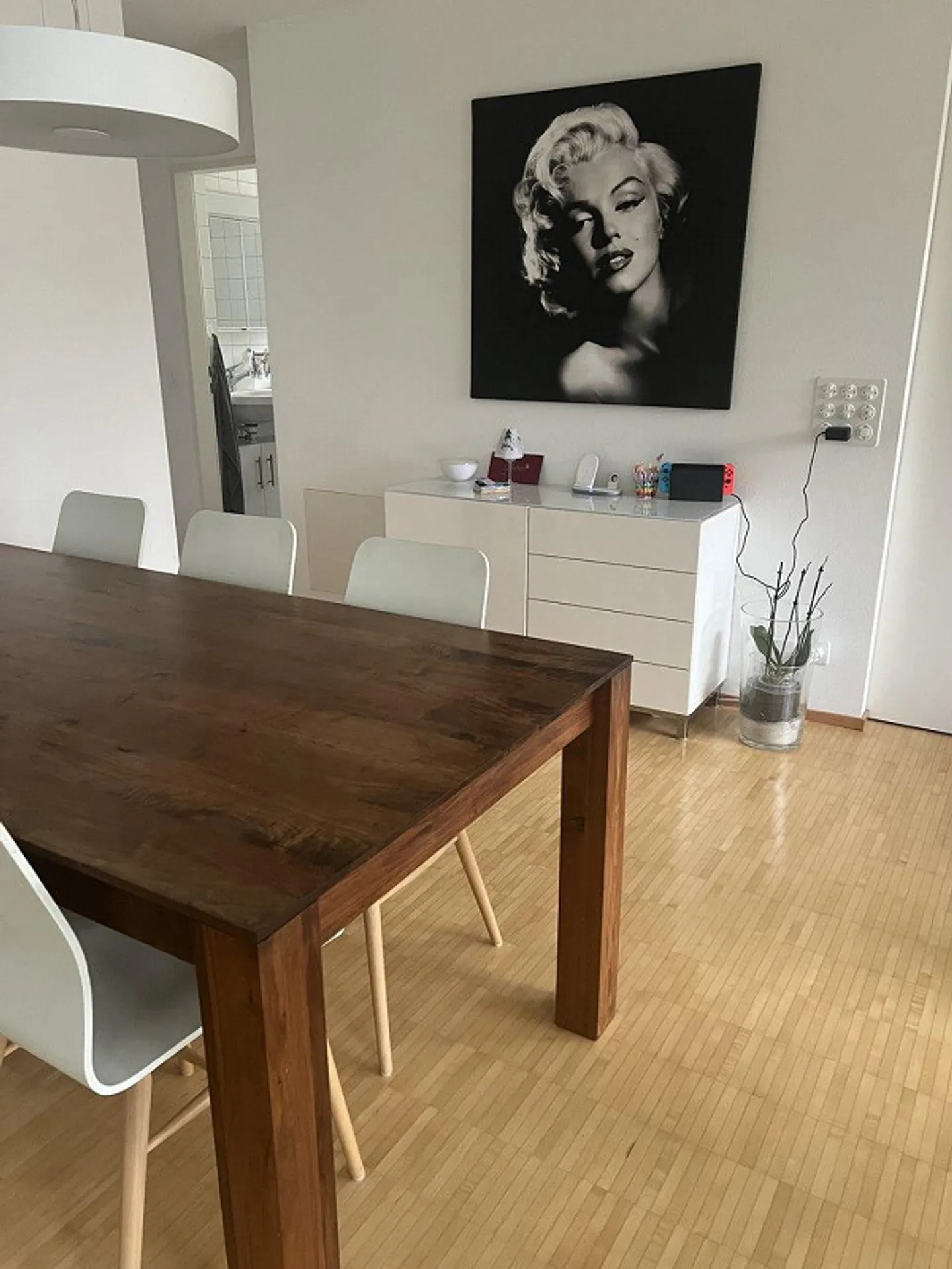 Ampio appartamento di 6,5 locali con balcone a Therwil - Foto 6 di 10